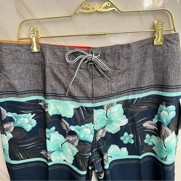 Board Shorts Swim Size 32 Navy Gray Teal Hawaiian Floral 10" Inseam - Picture 4 of 8